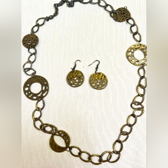 Vintage style jewelry set with the earrings and necklace - Picture 2 of 2